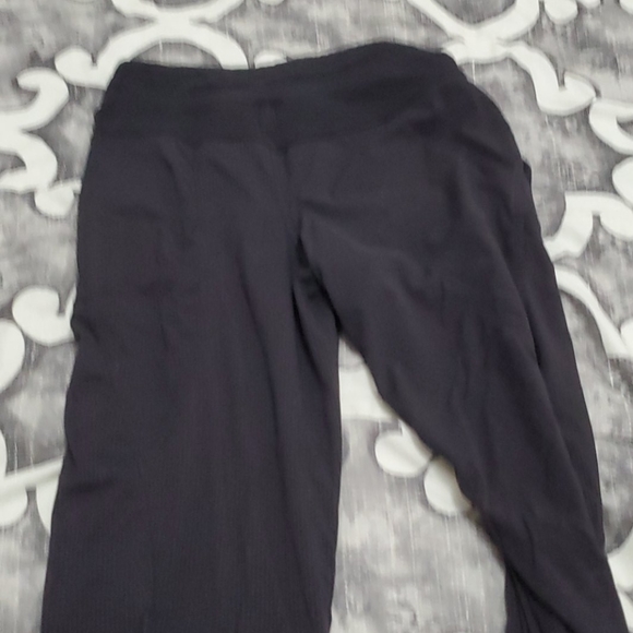 Lululemon track pants size 2 - Picture 3 of 4